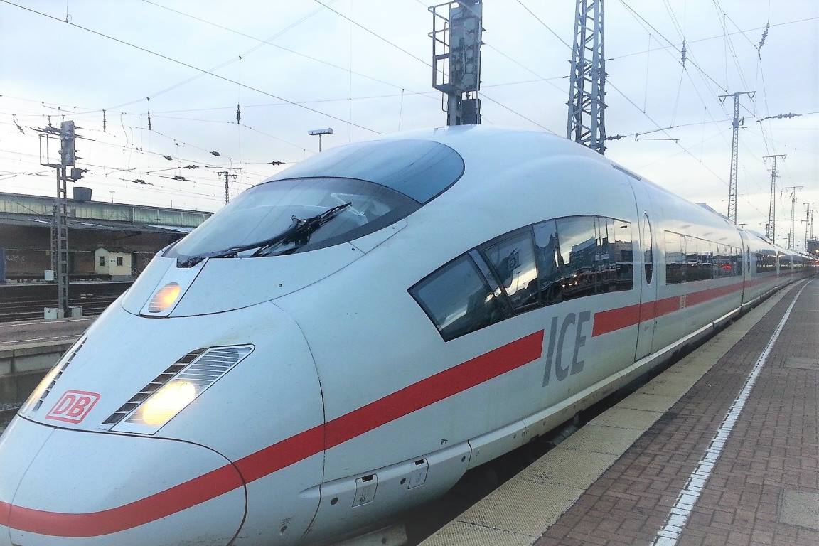 DIEHOLIDAYBUCHT - Anreise_Zug