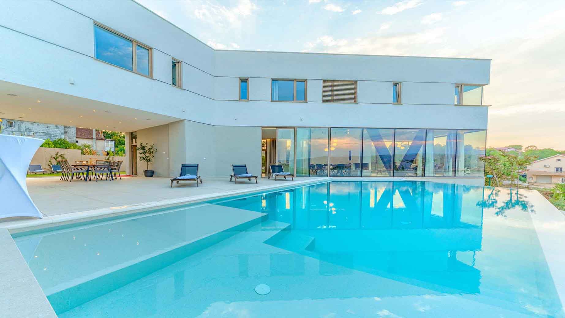Villa Red 1